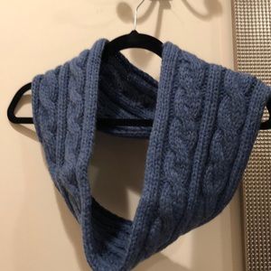 NWOT, hand knit infinity scarf